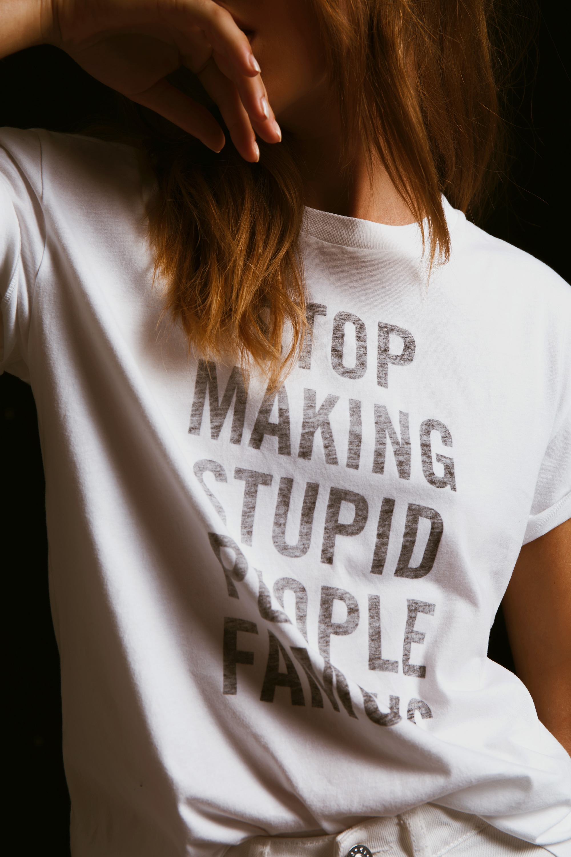 Camiseta Stupid People para mujer